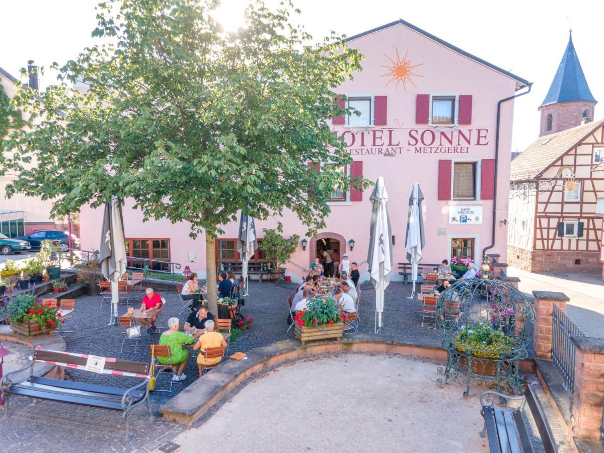Hotel - Restaurant - Metzgerei Sonne Loffenau ภายนอก รูปภาพ