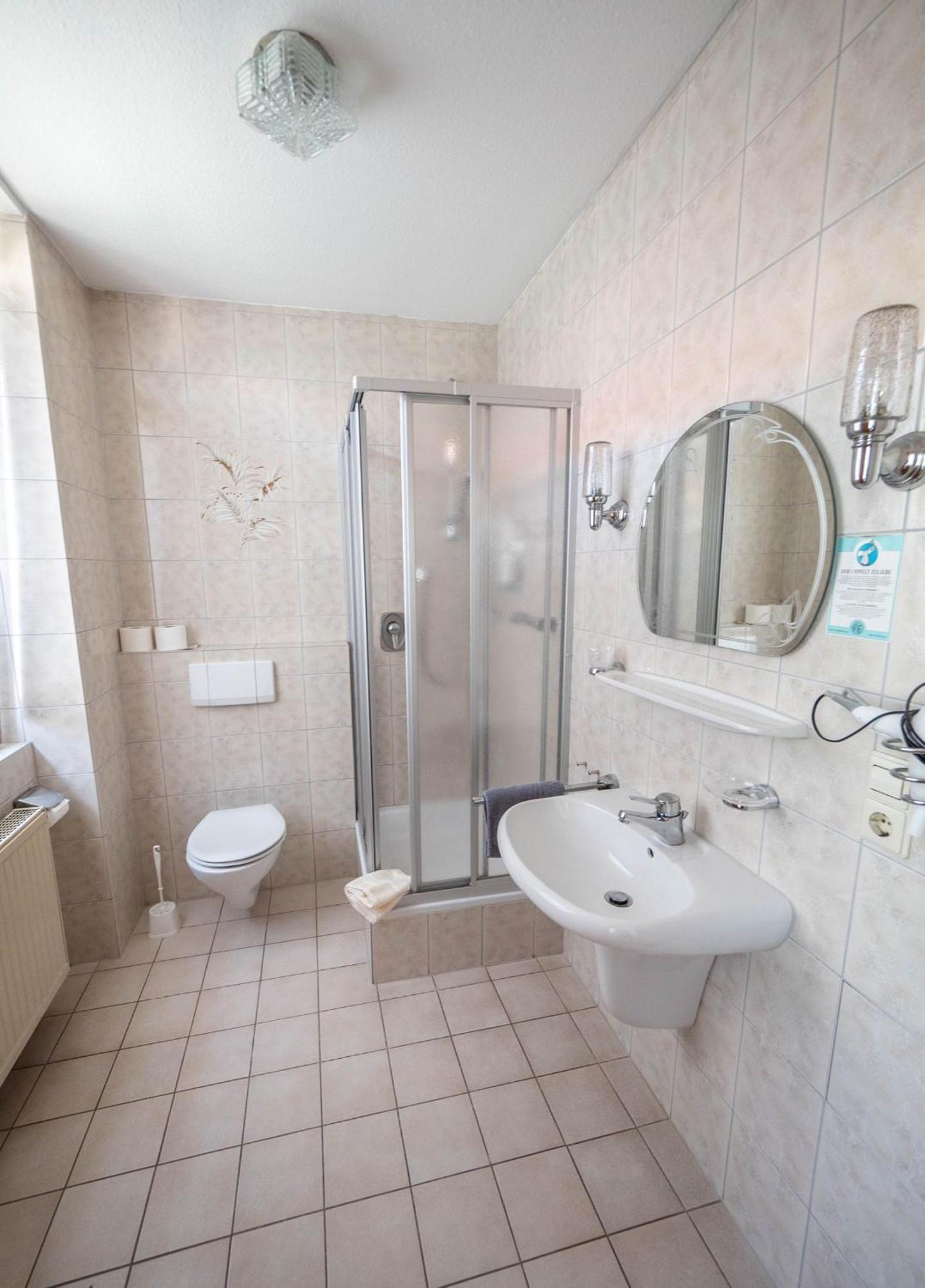 Hotel - Restaurant - Metzgerei Sonne Loffenau ภายนอก รูปภาพ