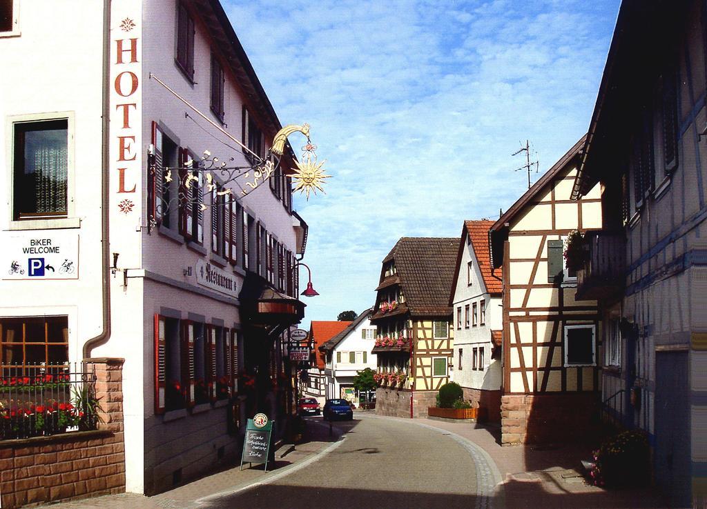 Hotel - Restaurant - Metzgerei Sonne Loffenau ภายนอก รูปภาพ